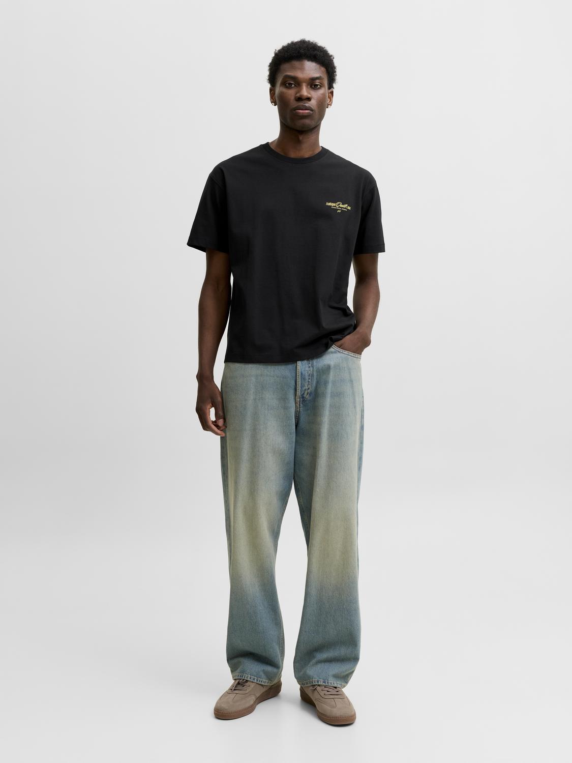 model_shot-front_full